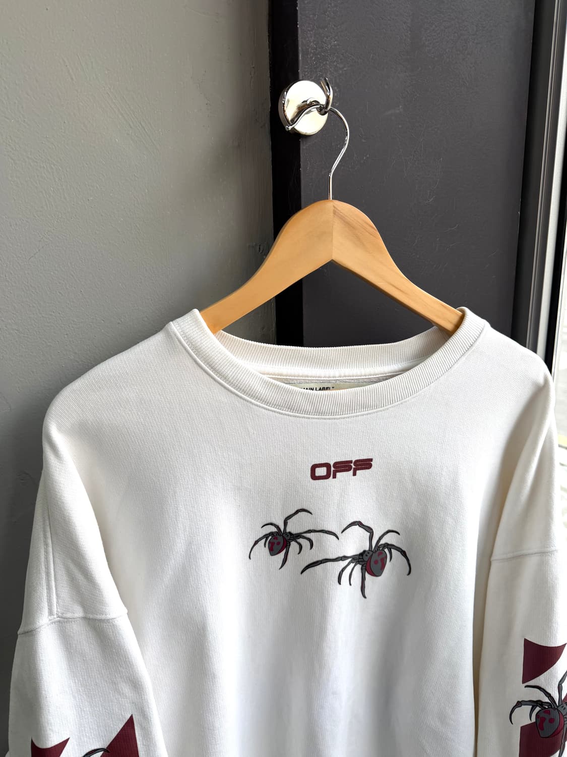 L/ 오프화이트X스파이더 백로고 기모 맨투맨 상품이미지3