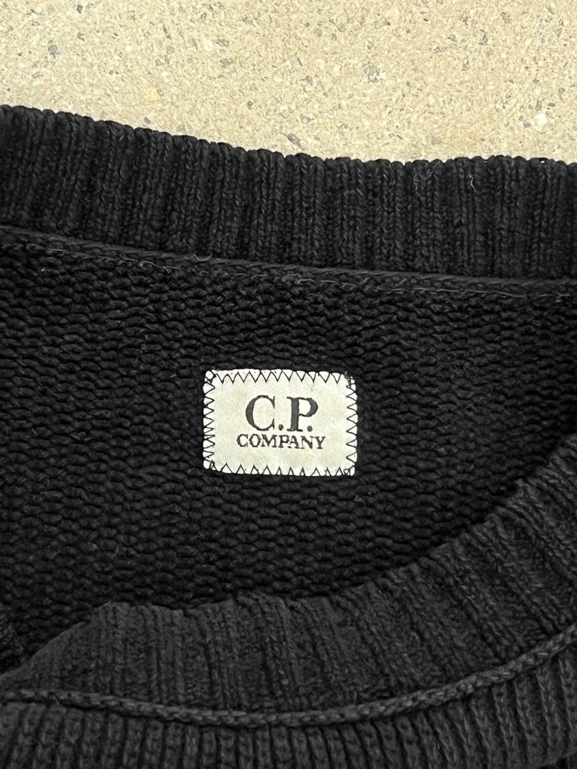 CP컴퍼니 렌즈와펜 블랙 골지 니트 상품이미지6
