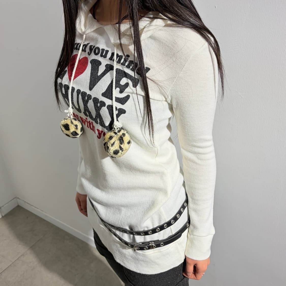 Chuxxx 호피 폼폼이 갸루 후드 니트 원피스 상품이미지3