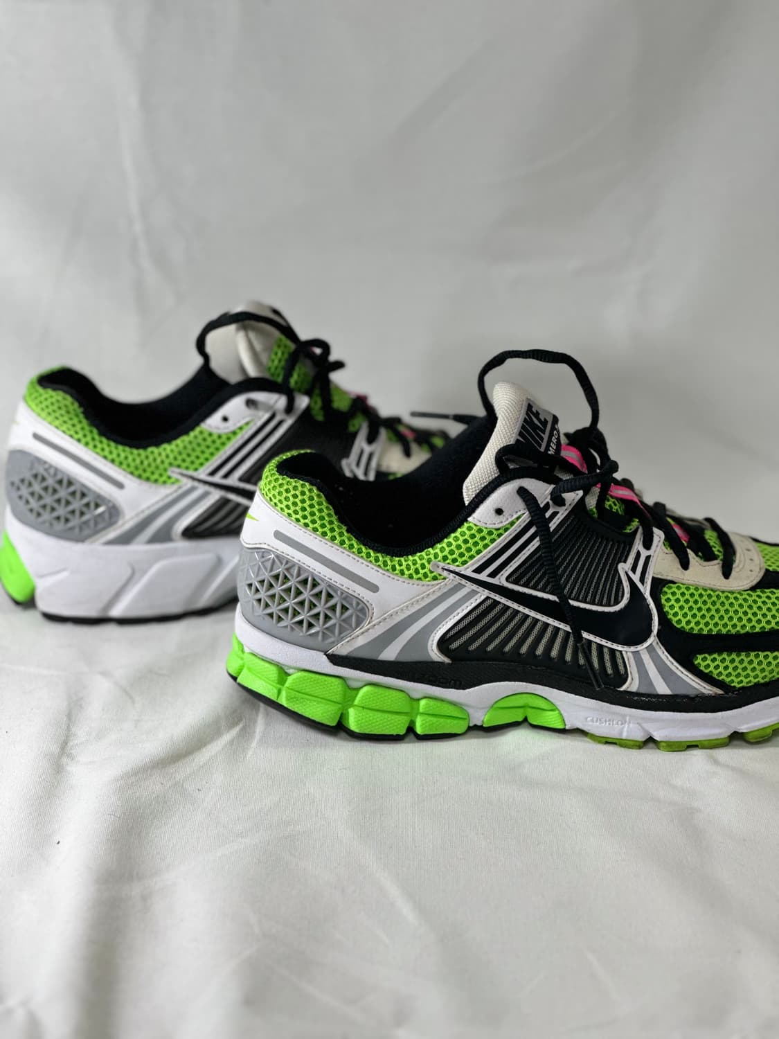 [265] 나이키 줌 보메로 5 일렉트릭 그린 블랙 상품이미지3