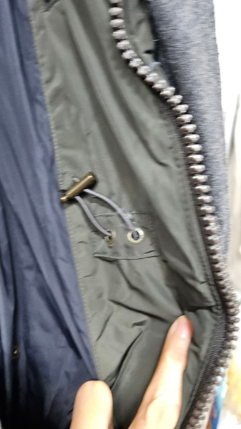 217.헤지스 카키 후드 패딩  상품이미지7