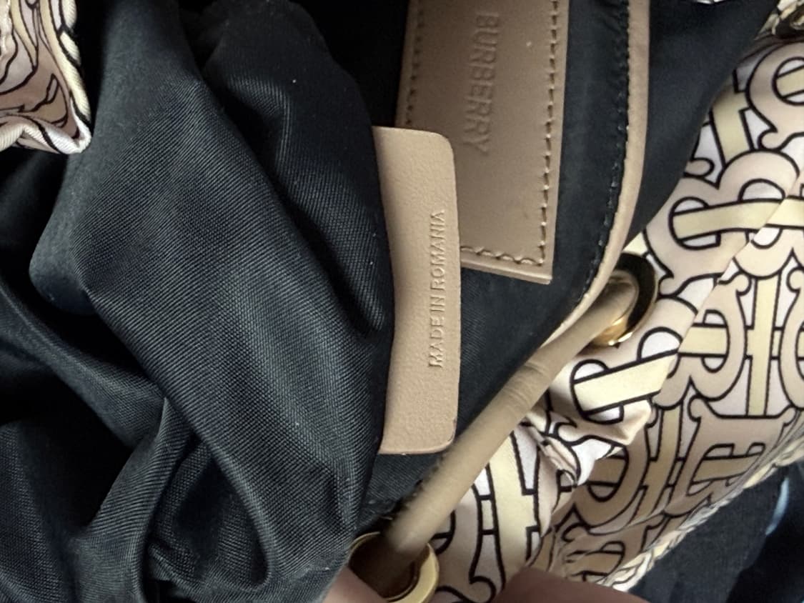 버버리 모노그램 나일론 스몰 백팩 상품이미지5