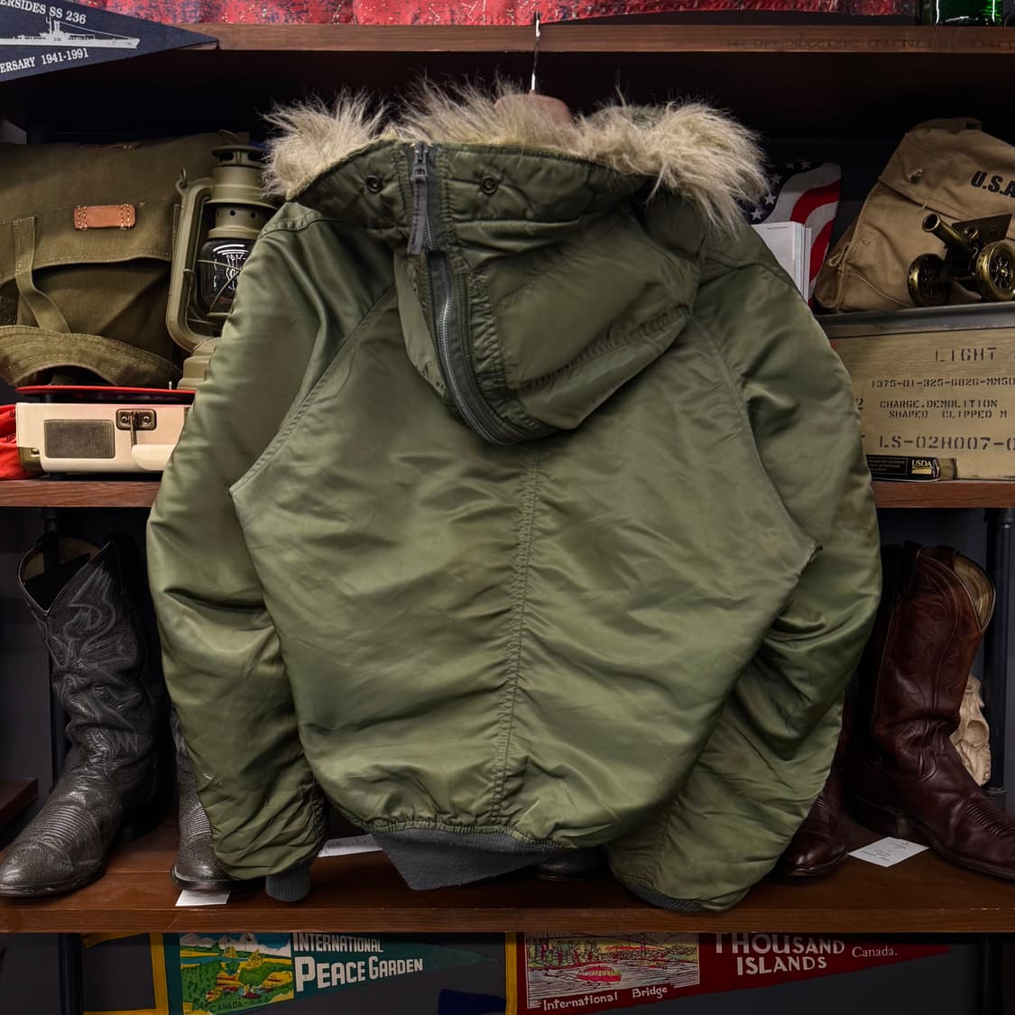 알파 인더스트리 N-2B 패딩 자켓 상품이미지2