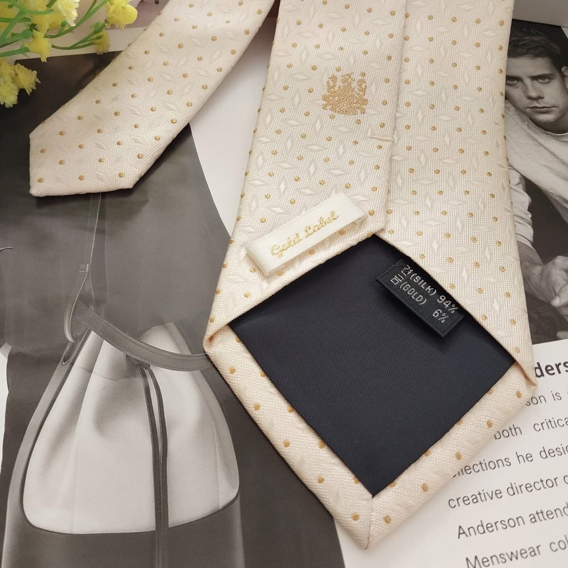 아쿠아스큐텀 실크 자수 로고 넥타이 9.5cm A+등급 K1319
 상품이미지7