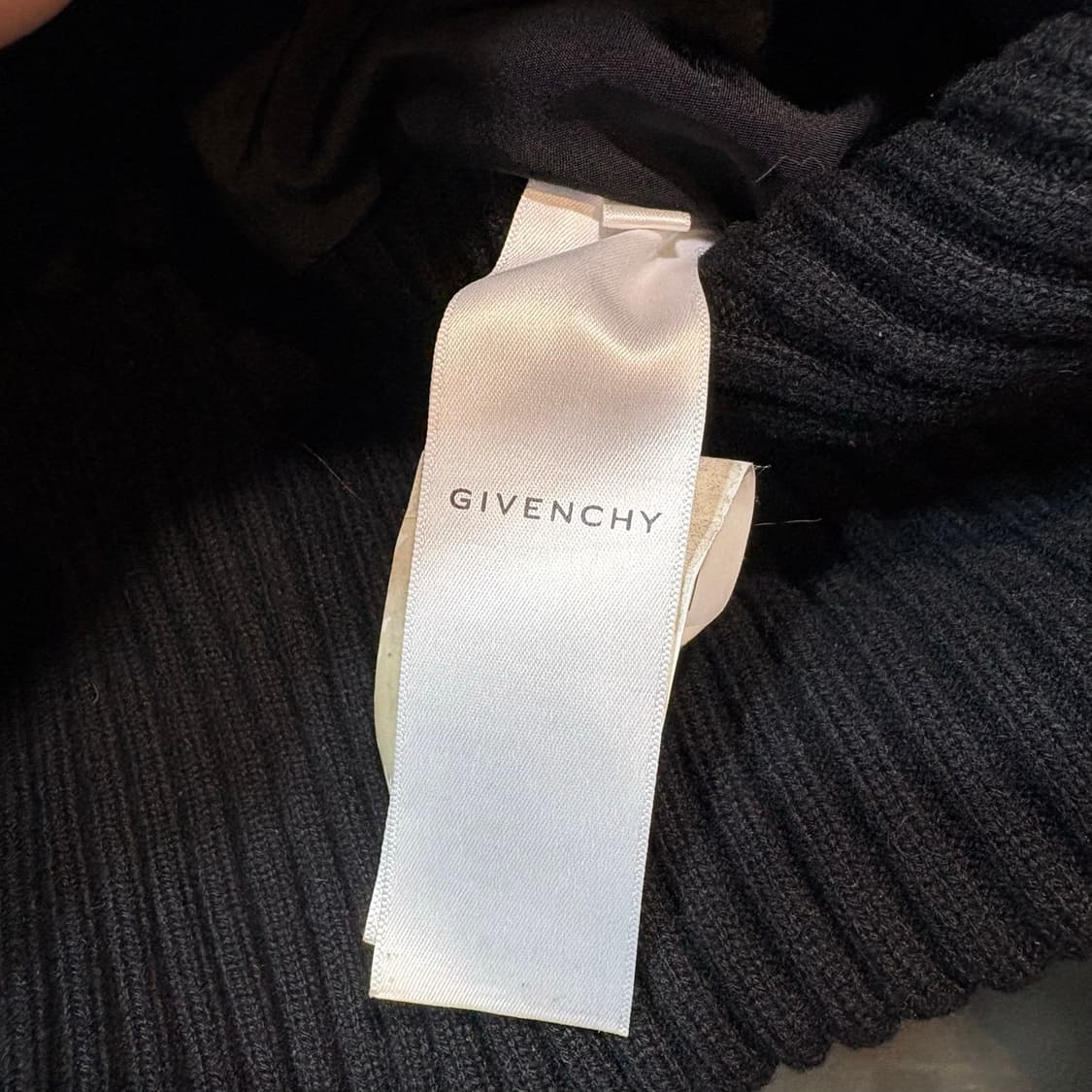 [36] GIVENCHY 지방시 여성 숏 푸퍼 패딩 상품이미지6
