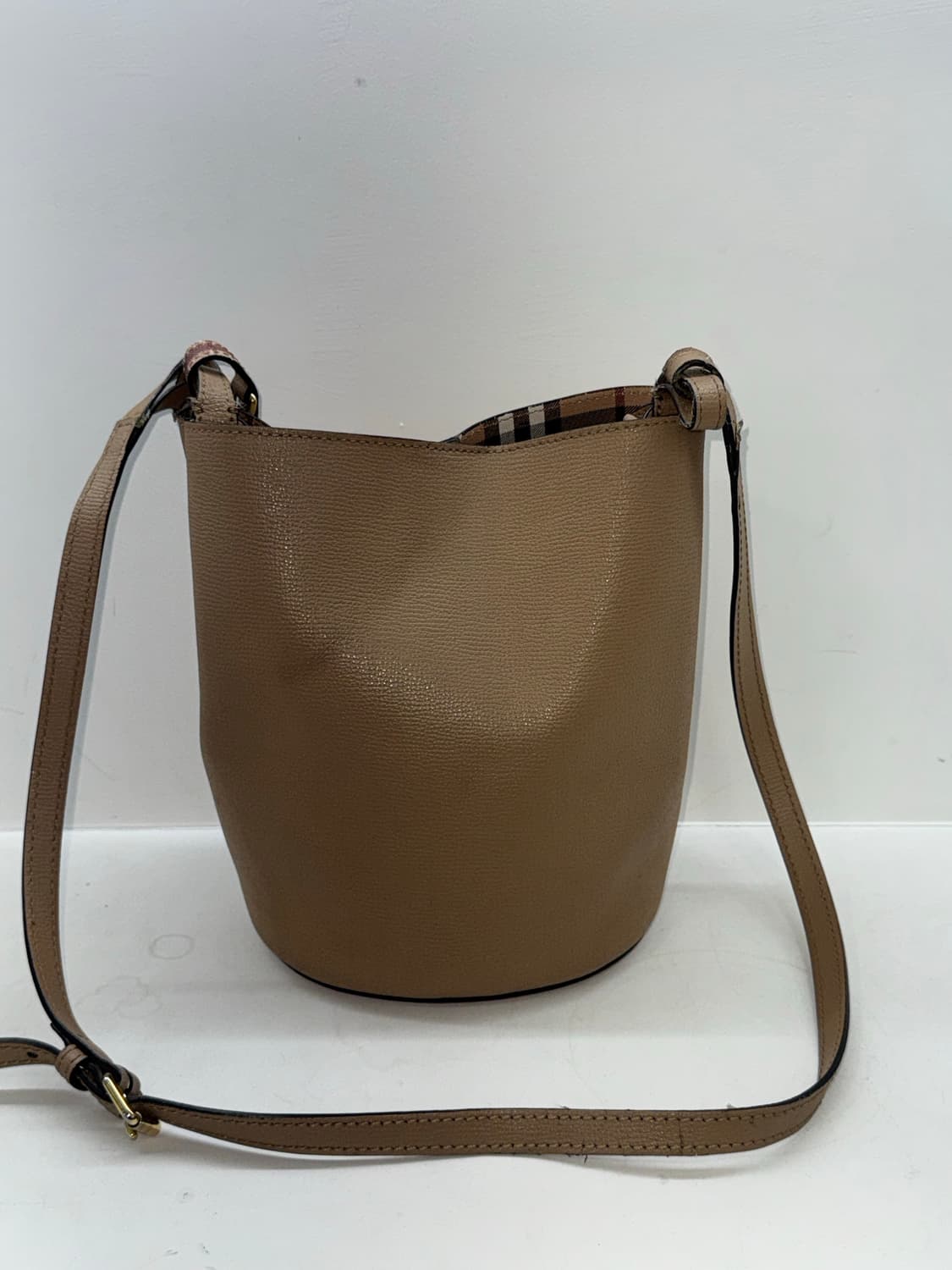 버버리 헤이마켓 버킷백(한국명품감정서) 상품이미지5