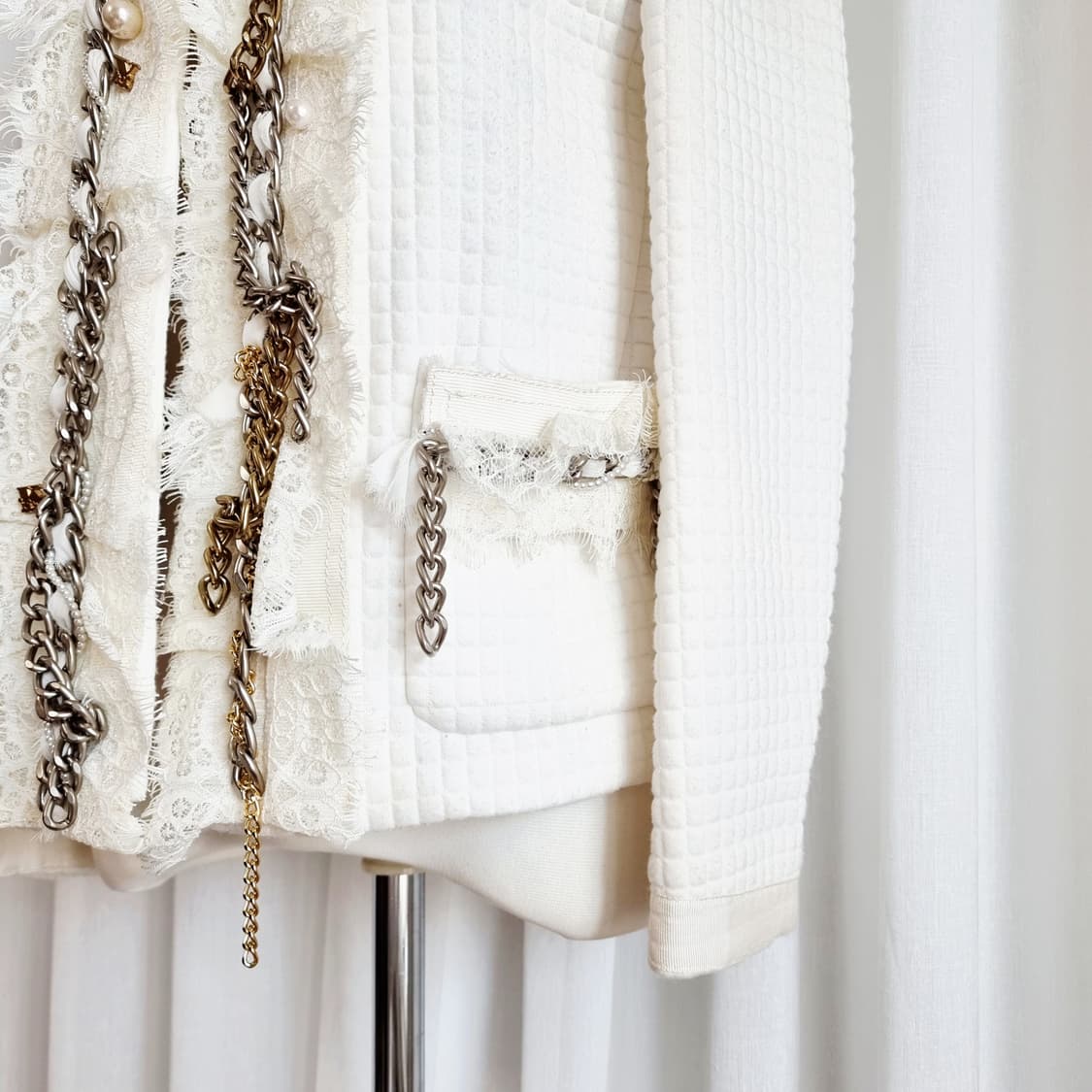 럭키슈에뜨 레이스체인띠 오픈형 퀼팅 자켓 (55/표기36) 상태굿 상품이미지6