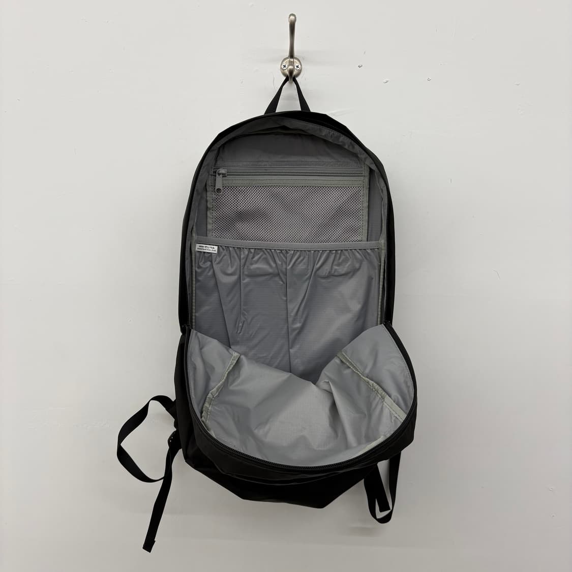 몽벨 mont-bell 블랙 백팩 상품이미지3