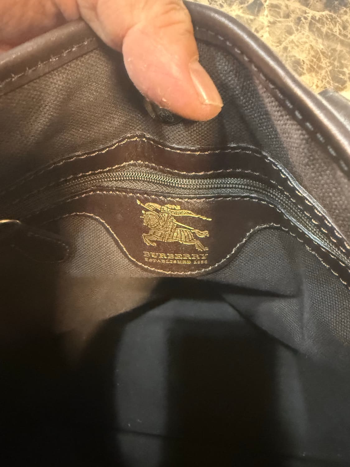 정품 버버리 노바체크 토트백 팝니다 상품이미지8