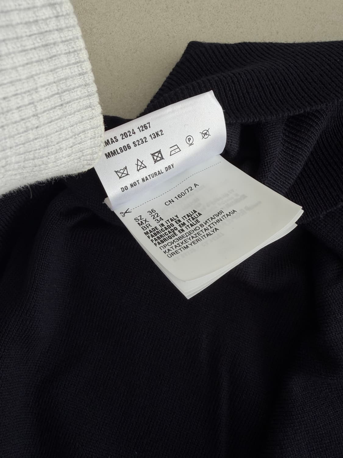 미우미우 네이비 크롭 울 스웨터 상품이미지6