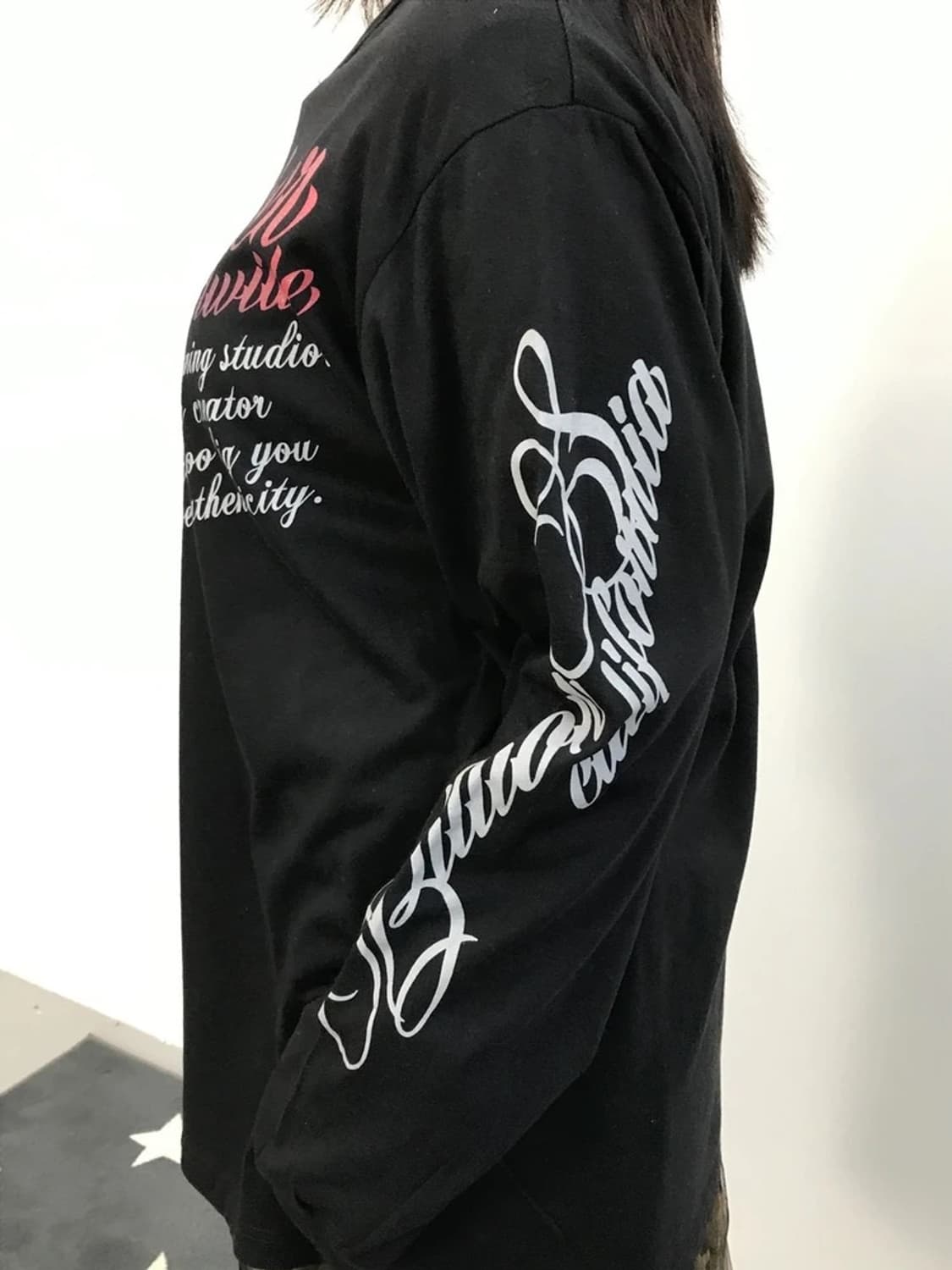 Depicts Graphic Long Sleeve 상품이미지3