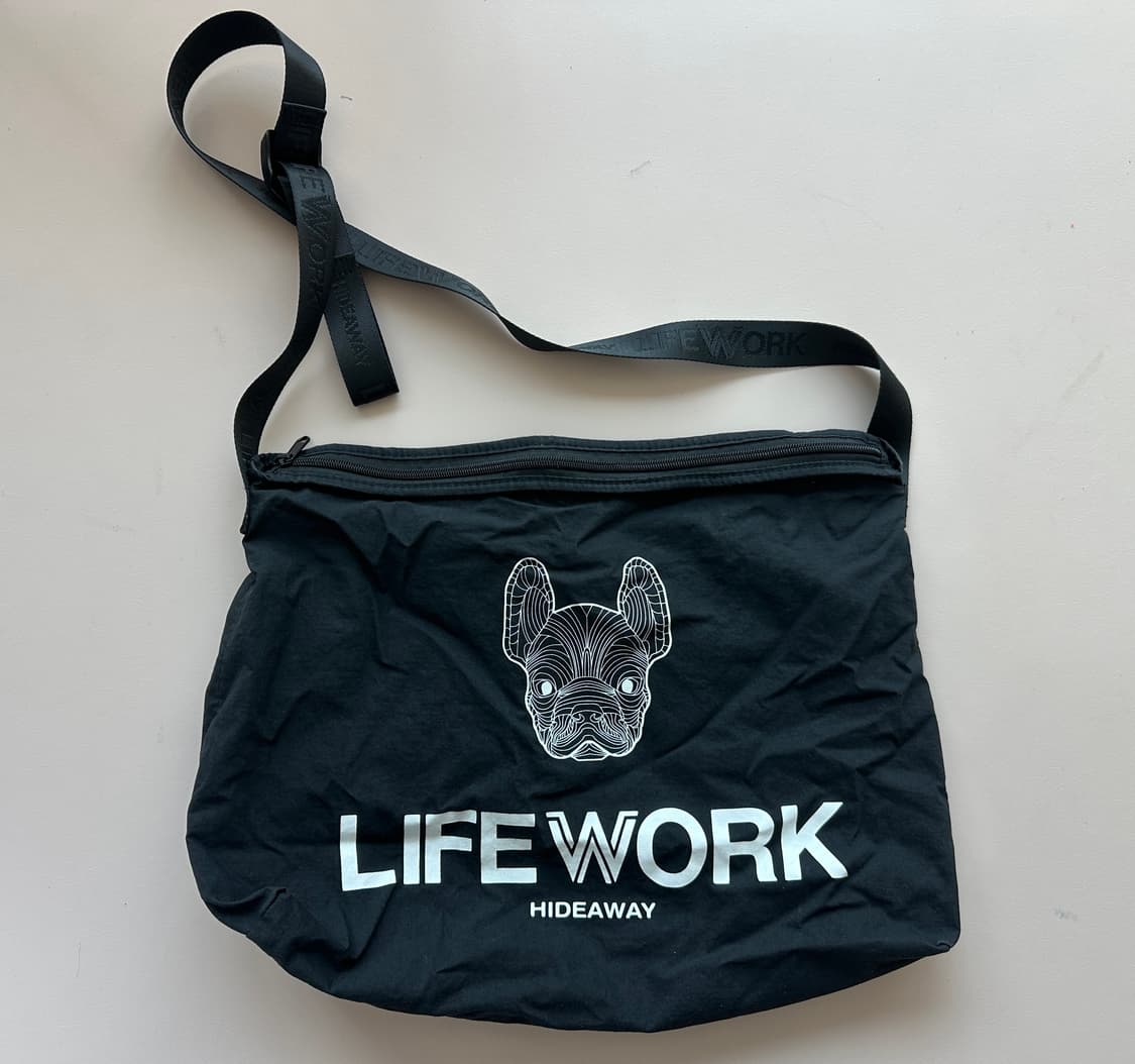 라이프워크 크로스백 가방 팝니다! 상품이미지1