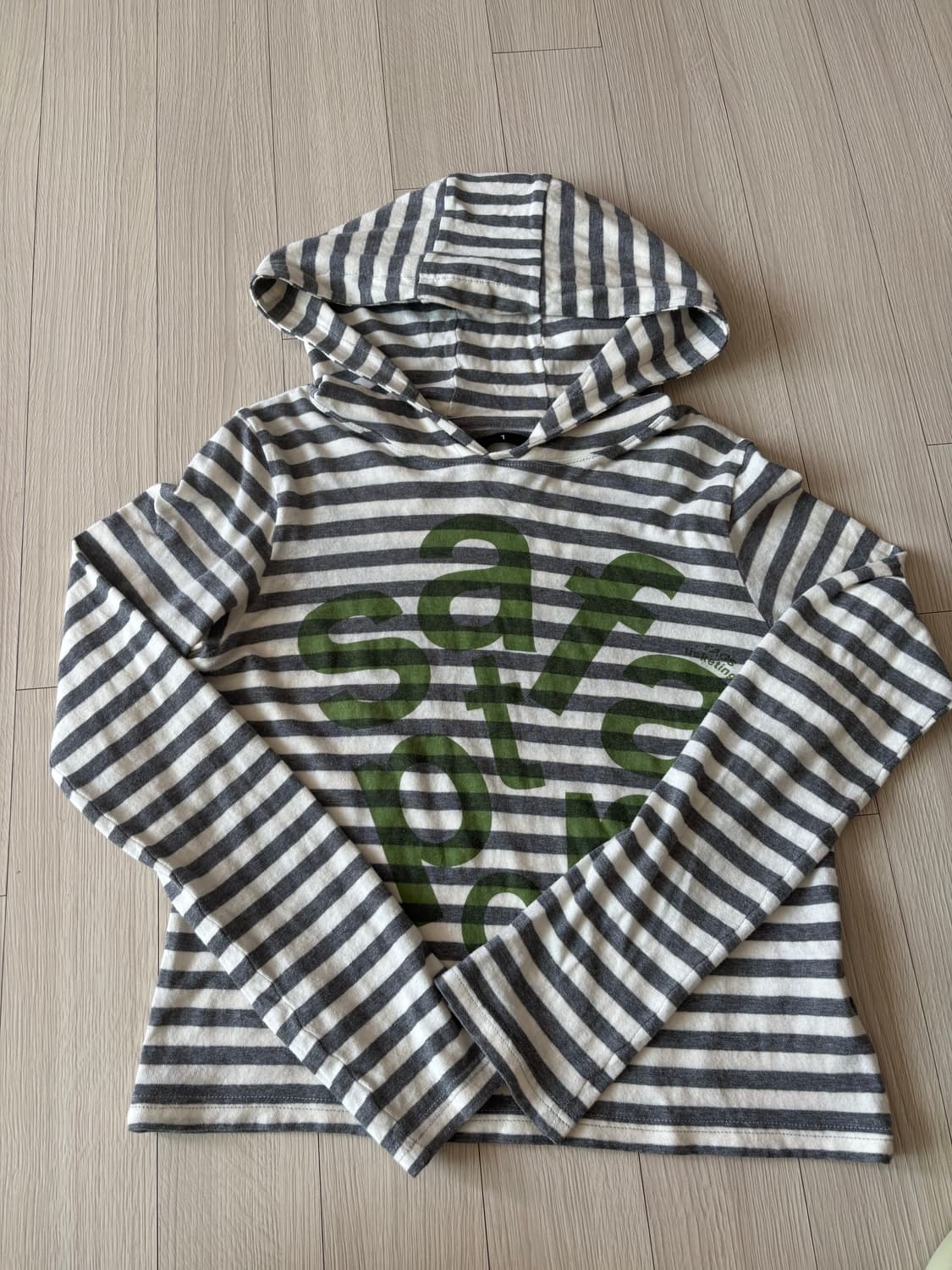 1/2 Ticketing Stripe Border Hoodie Gray 상품이미지1