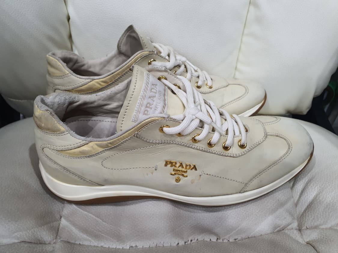프라다 아이보리색 스니커즈  상품이미지3