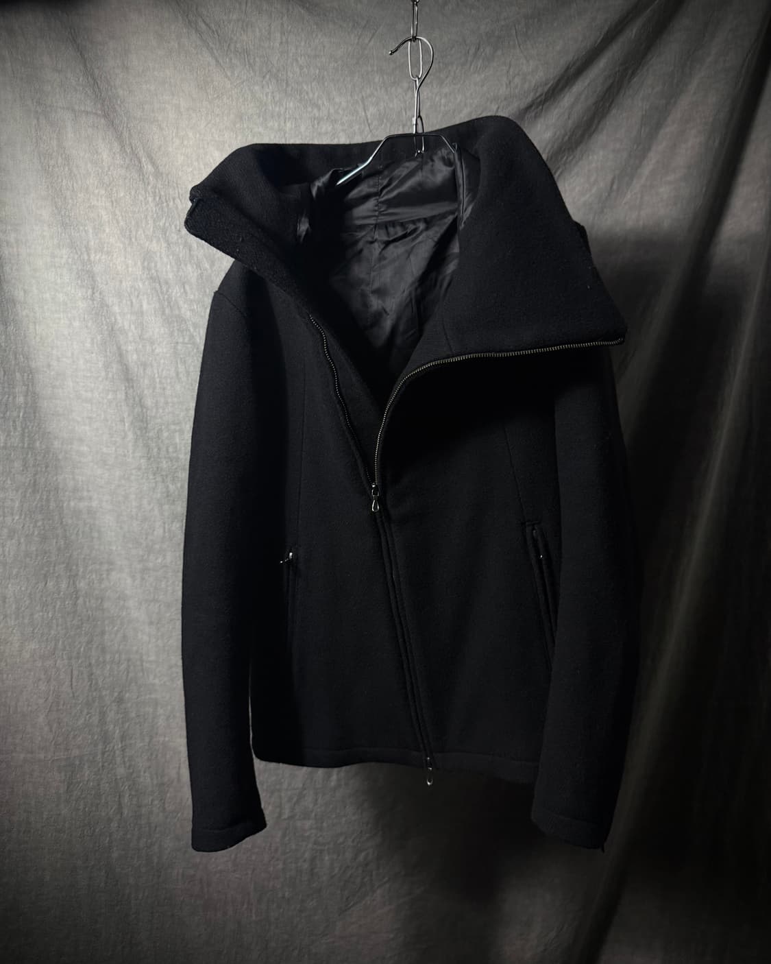Tornado Mart Asymmetric Arm Leather Coat 상품이미지7