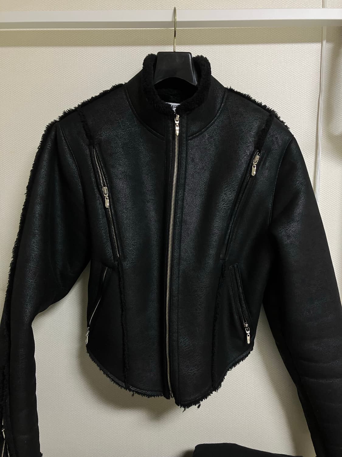 MOTORCYCLE SHEARLING JACKET IN 상품이미지3