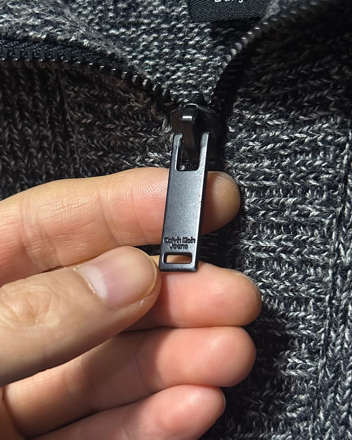 ck 캘빈클라인 진스 반집업 니트 스웨터 차콜 블랙 보카시 반목 목폴라 상품이미지7