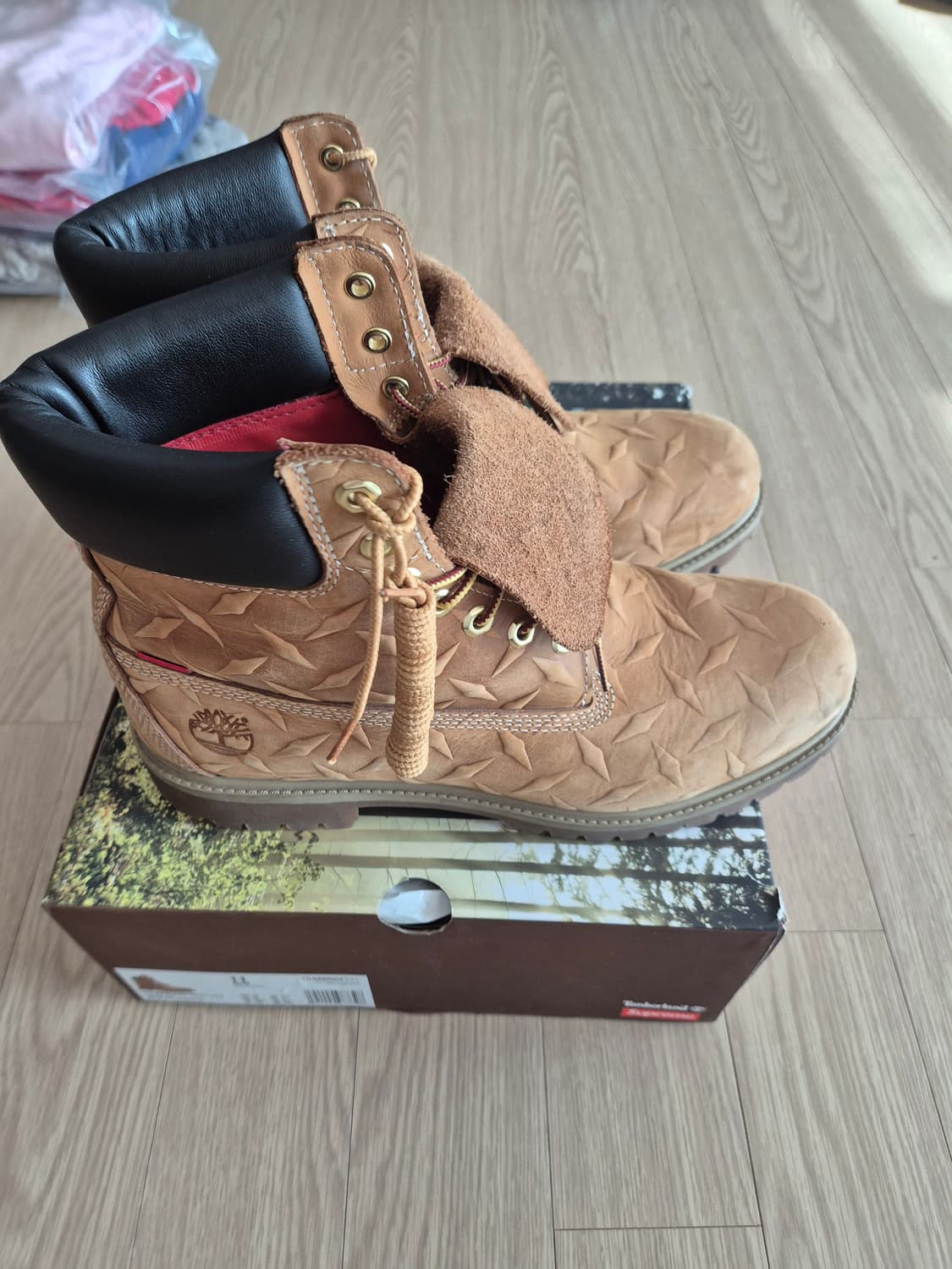 [290]팀버랜드 x 슈프림 다이아몬드 플레이트 6인치 프리미엄 워터프루 상품이미지3