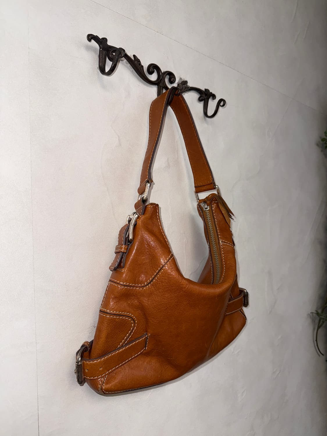 Michael Kors camel brown buckled 숄더백 상품이미지2