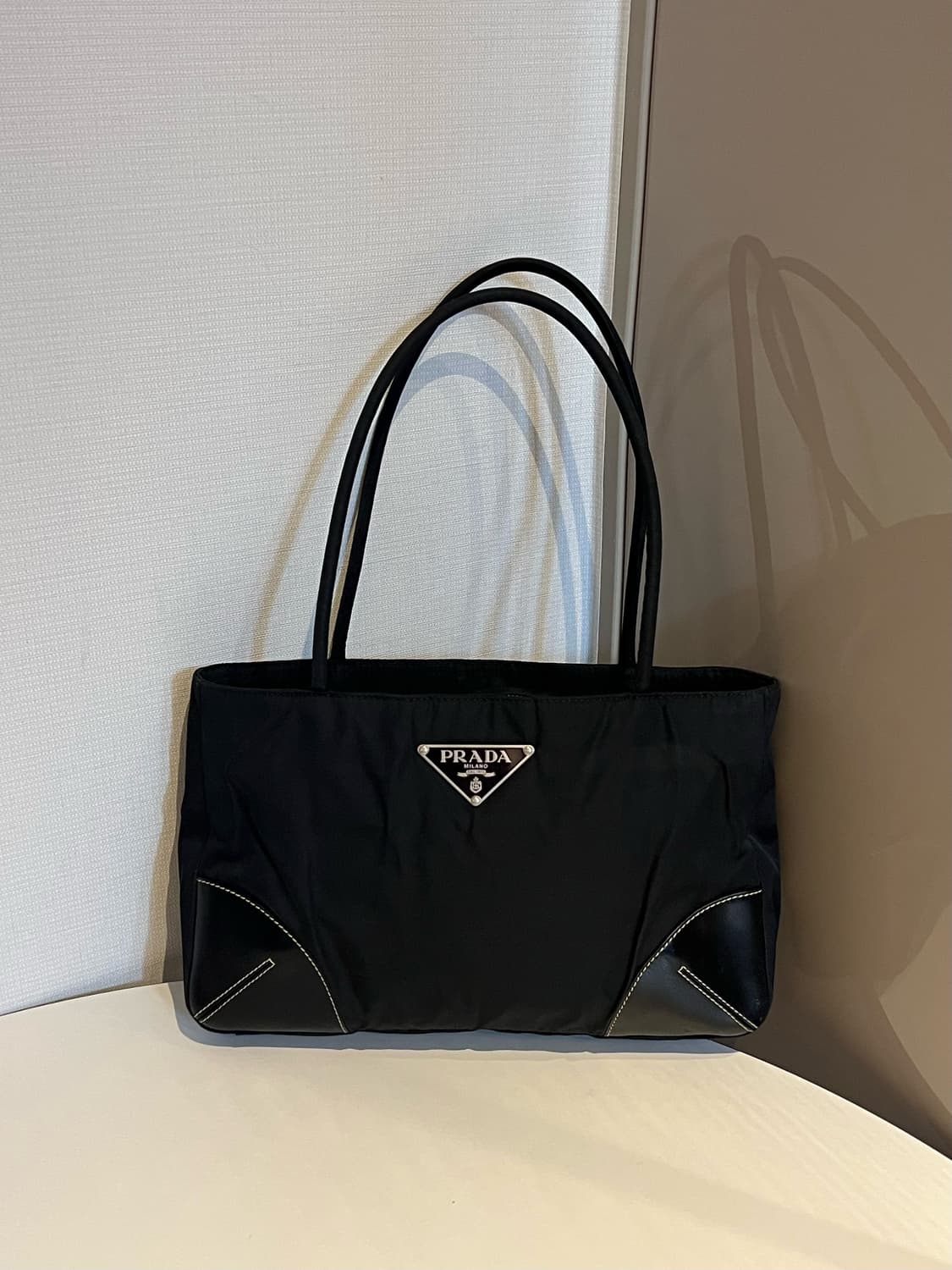 프라다 나일론 레더 스티치 숄더백 상품이미지2