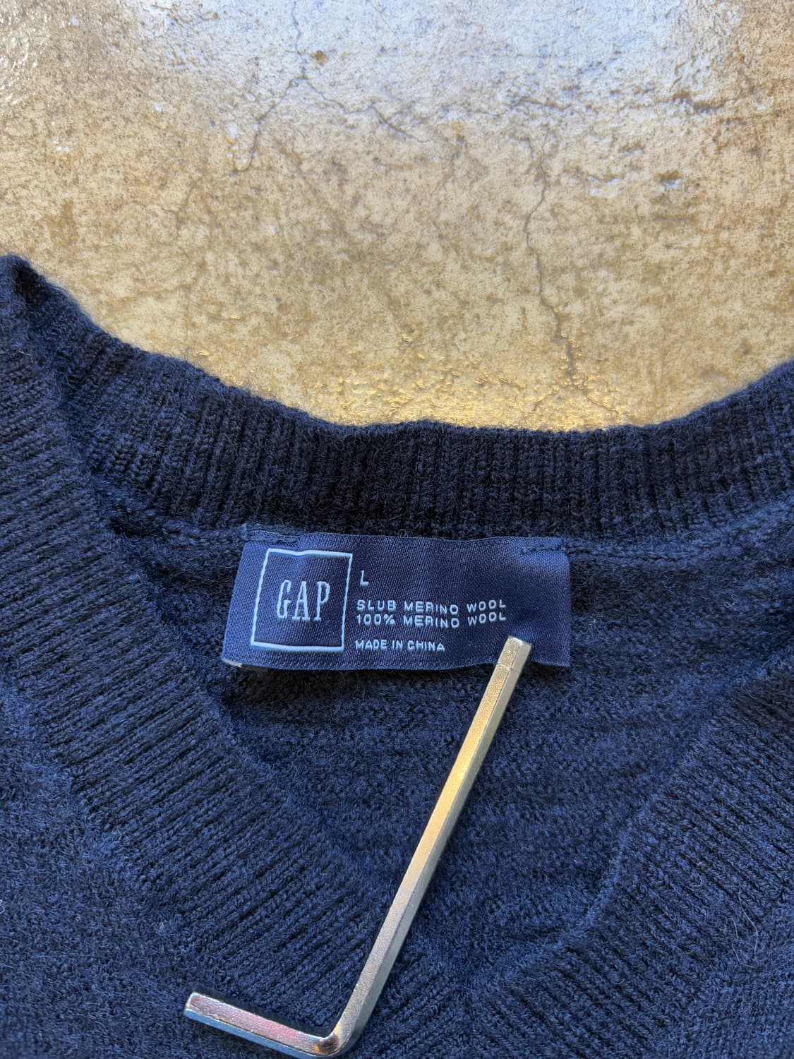 GAP 메리노 울 스트라이프 브이넥 니트 상품이미지2