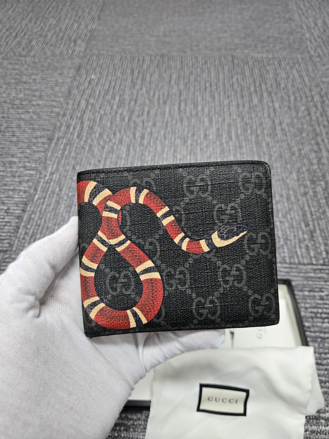 [특가][정품] 구찌 킹스네이크 반지갑 상품이미지1