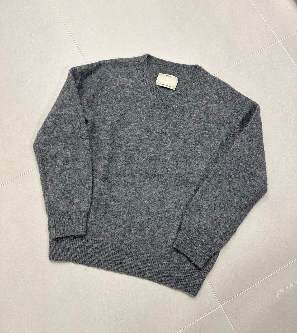 포터리 베이비알파카 브이넥니트 차콜그레이 3사이즈 상품이미지1