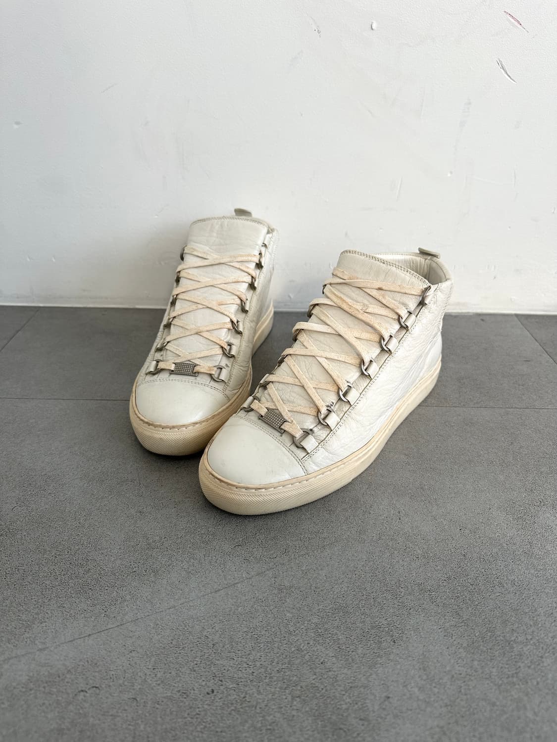 발렌시아가 아레나 크랙 레더 하이탑 상품이미지1