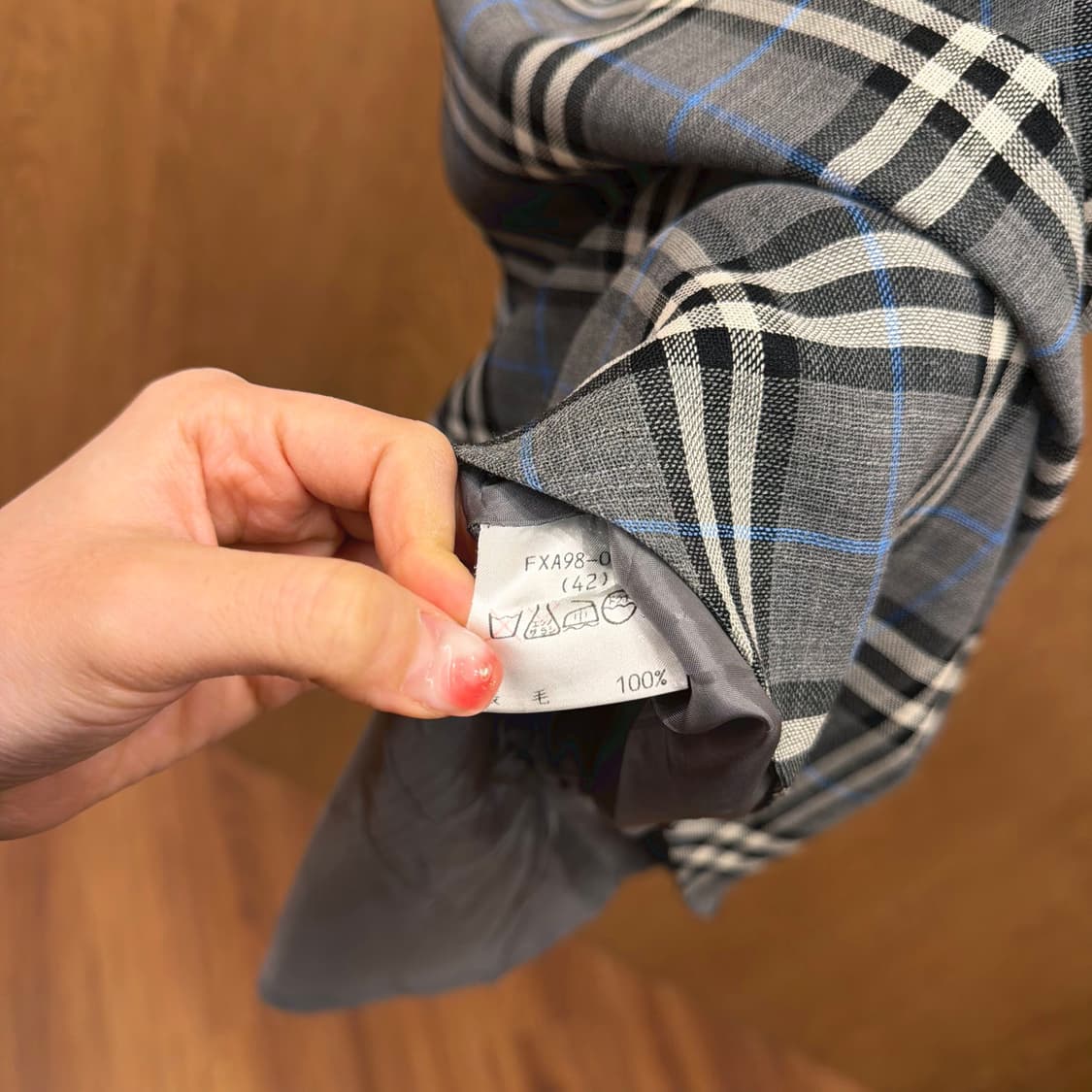 버버리 울 미디 스커트 노바 체크 패턴 디테일 A라인 차콜 그레이 상품이미지7