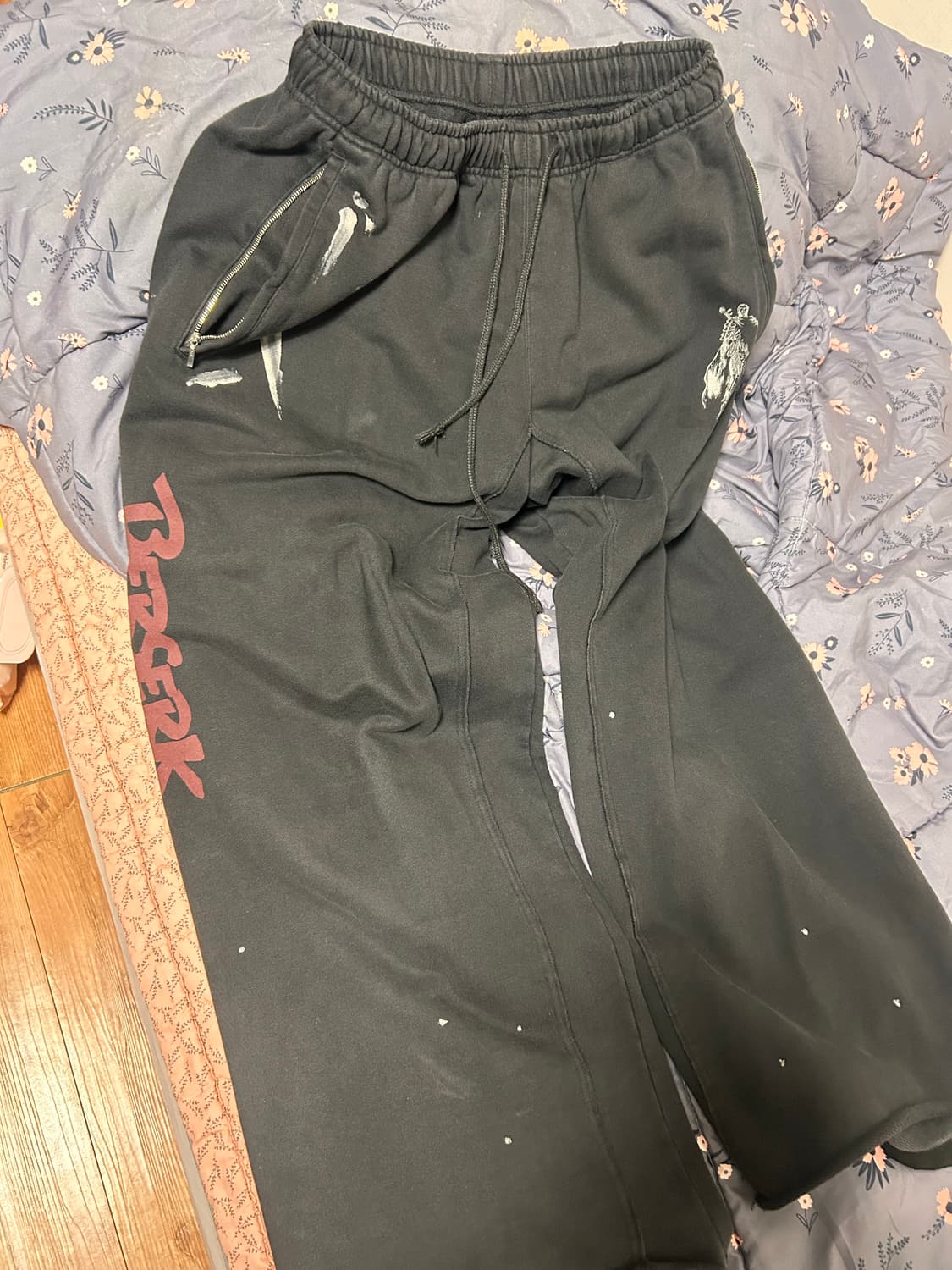 폴리테루 베르세르크 002 스탠딩가츠 스웨트팬츠 페이디드블랙 상품이미지2