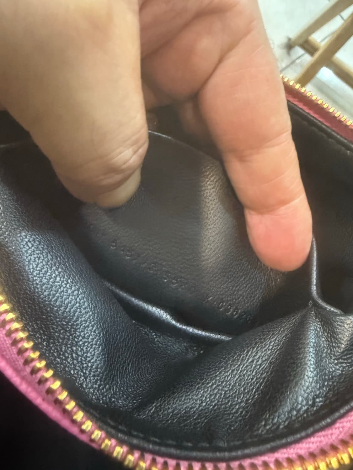 정품 발렌시아가 클러치 팝니다 상품이미지9