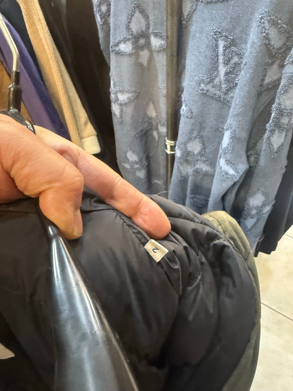 2/55 정품 몽클레어 아레텔 폭스 퍼 패딩 팝니다 상품이미지4