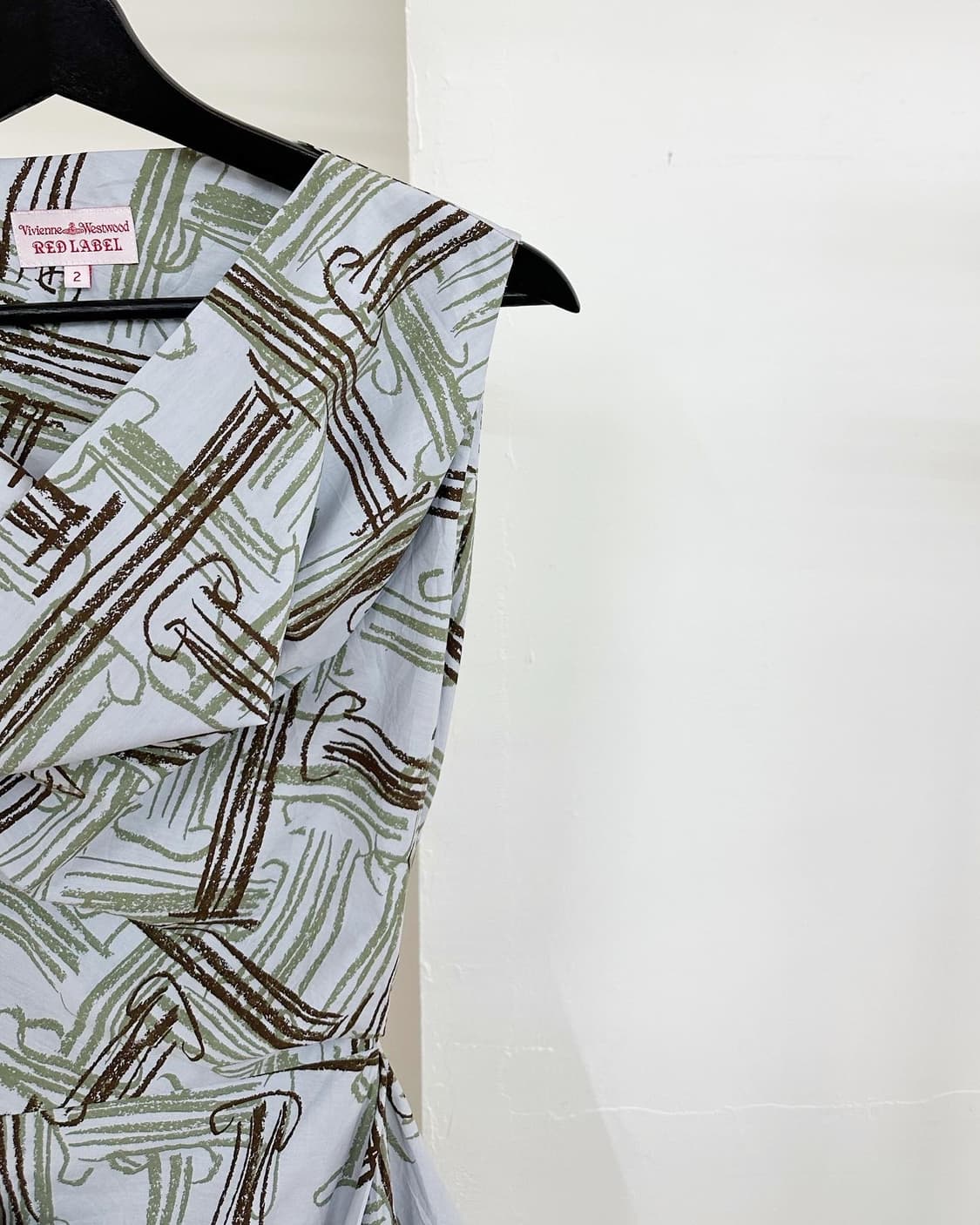 비비안웨스트우드 레드라벨 블루 핀턱 슬리브리스 원피스  상품이미지4