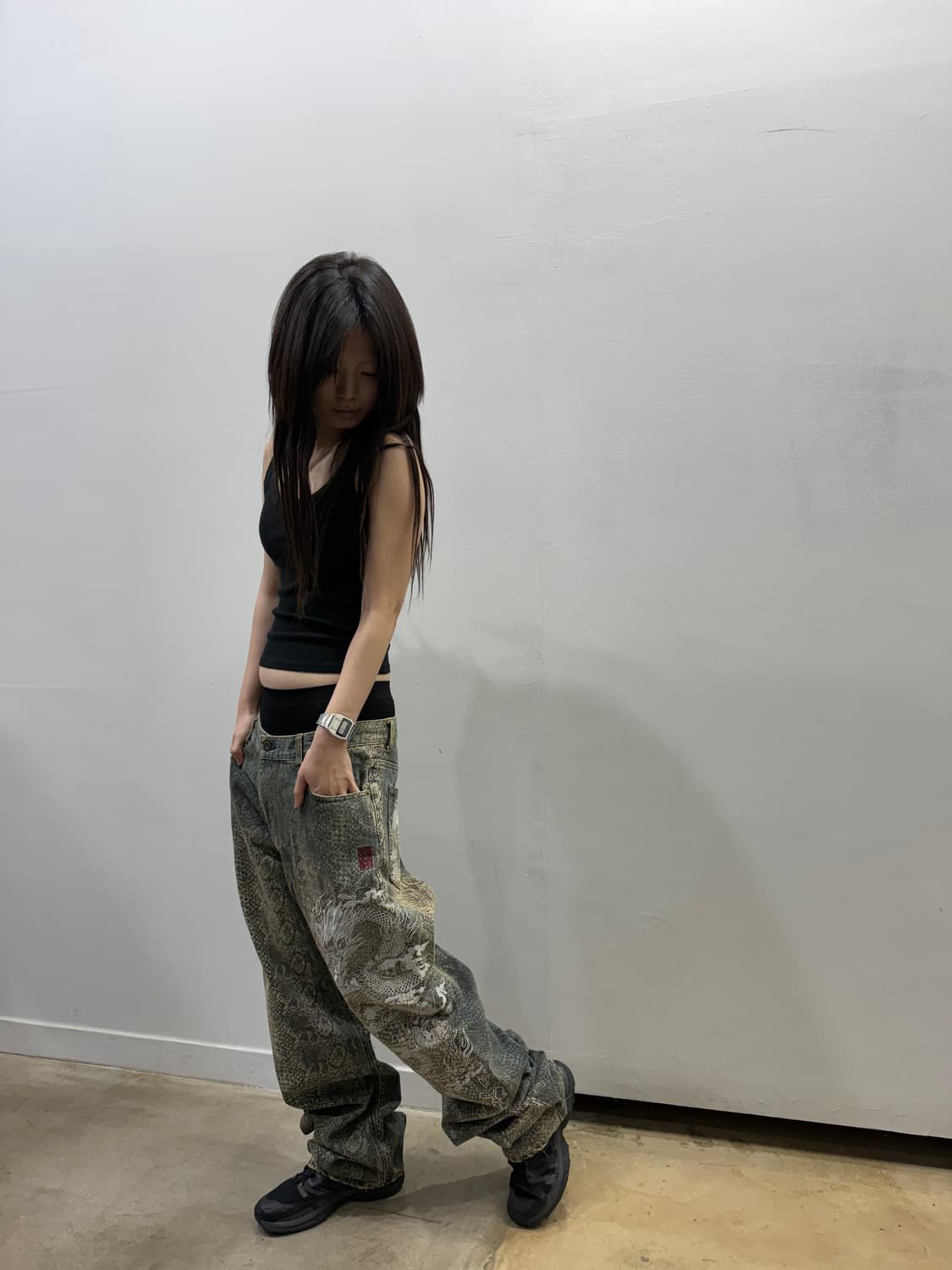 카라쿠리 타마시 패턴 디테일 자수 데님팬츠 상품이미지2