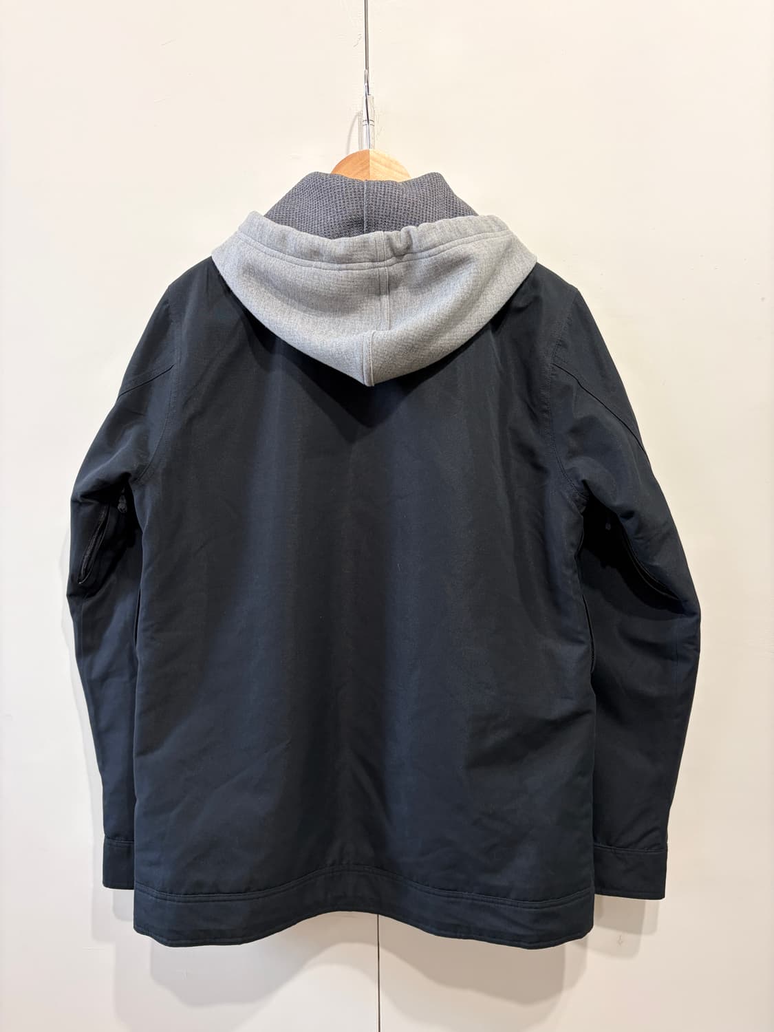 네이버후드 x 버튼 후드 워크 자켓 상품이미지4