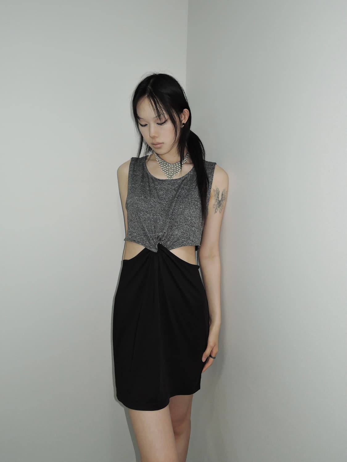 Cut-Out Twist Dress 상품이미지1