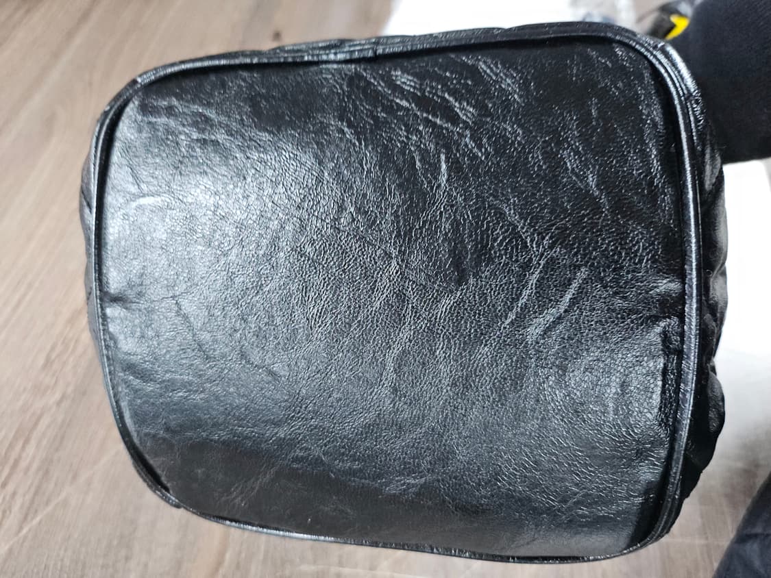 마뗑킴 스터드 미니 퀼팅 버킷백  블랙 숄더 크로스백 상품이미지8