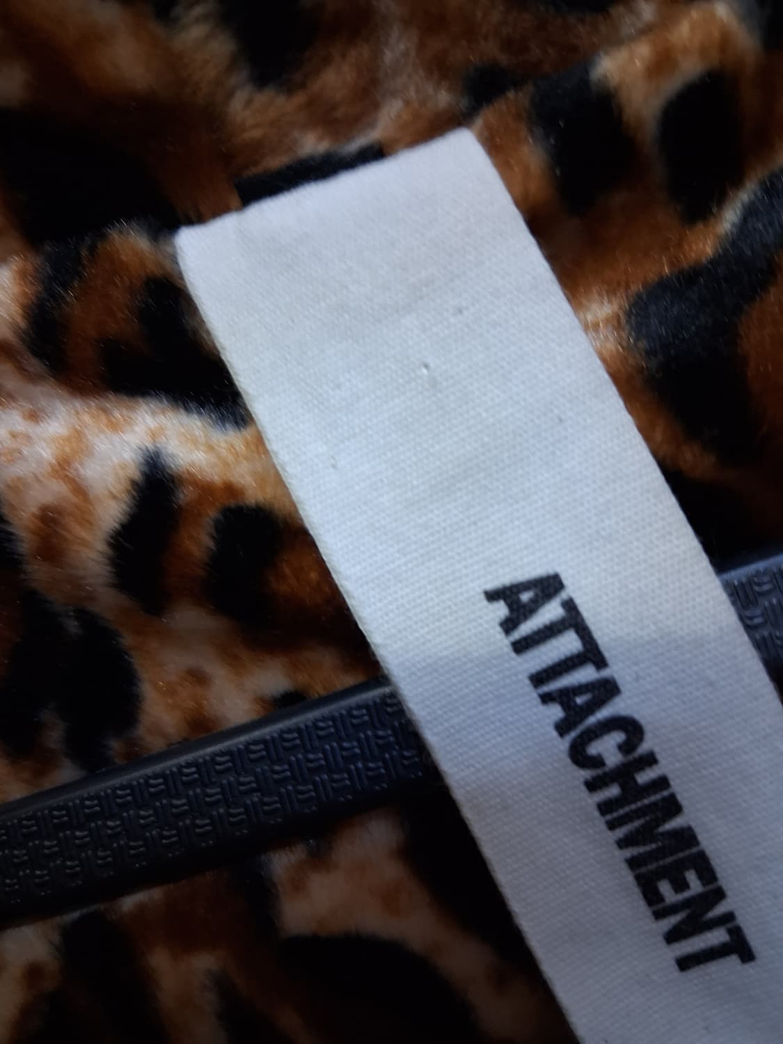 어태치먼트 브라운 레오파드 패딩 상품이미지5