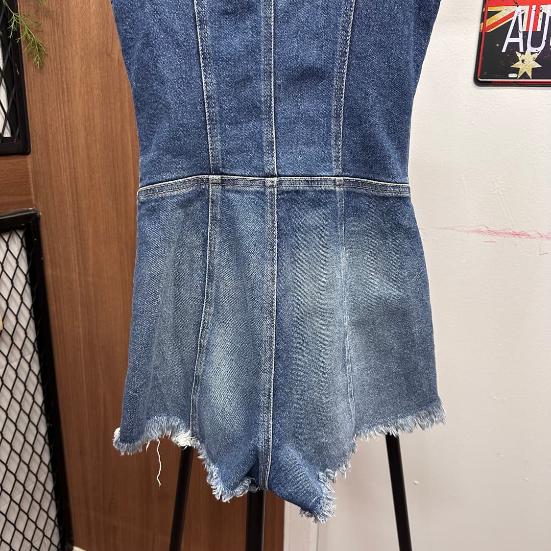 GUESS, Denim Sleeveless Short Jumpsuit  상품이미지7