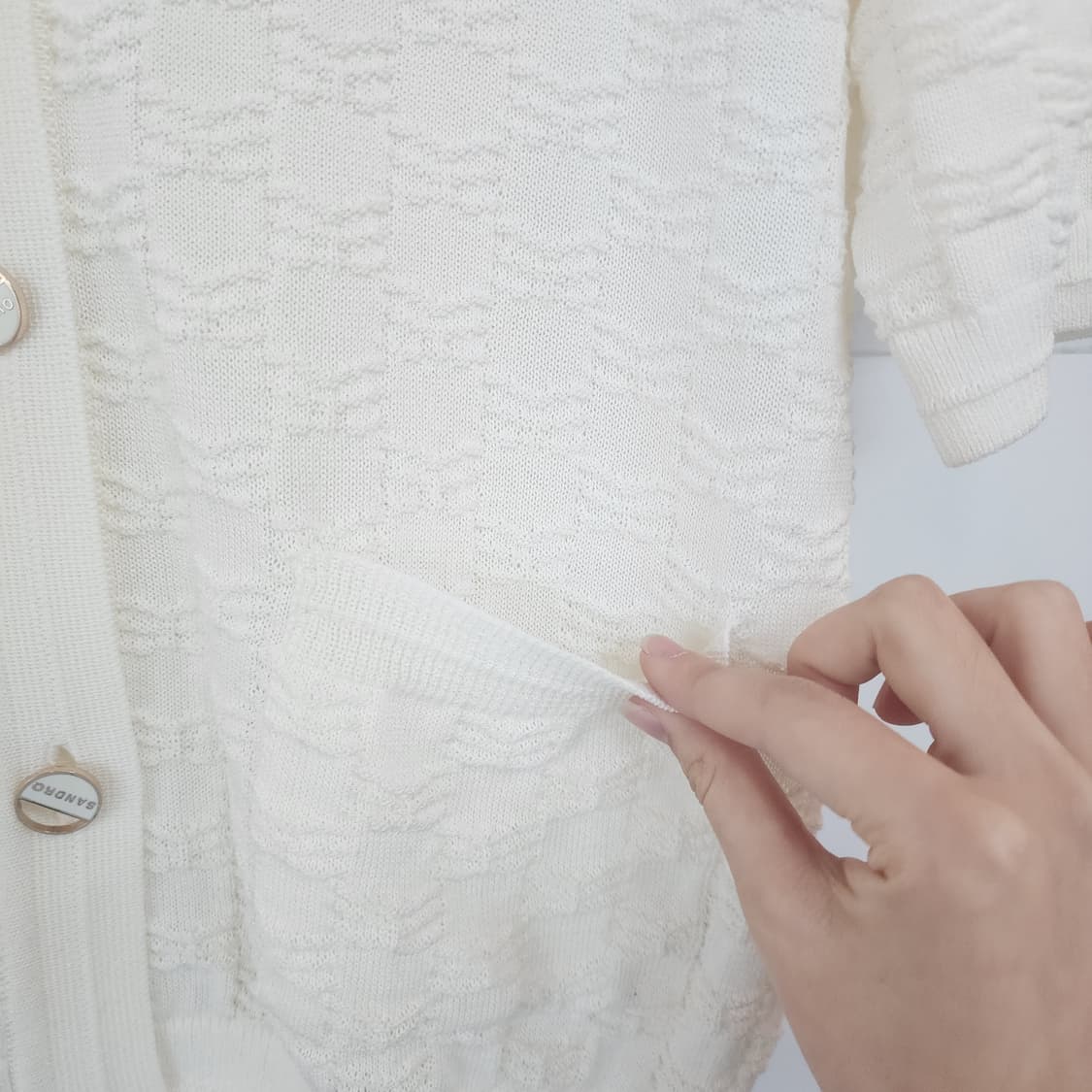 산드로 화이트 반팔 니트 가디건 상품이미지5