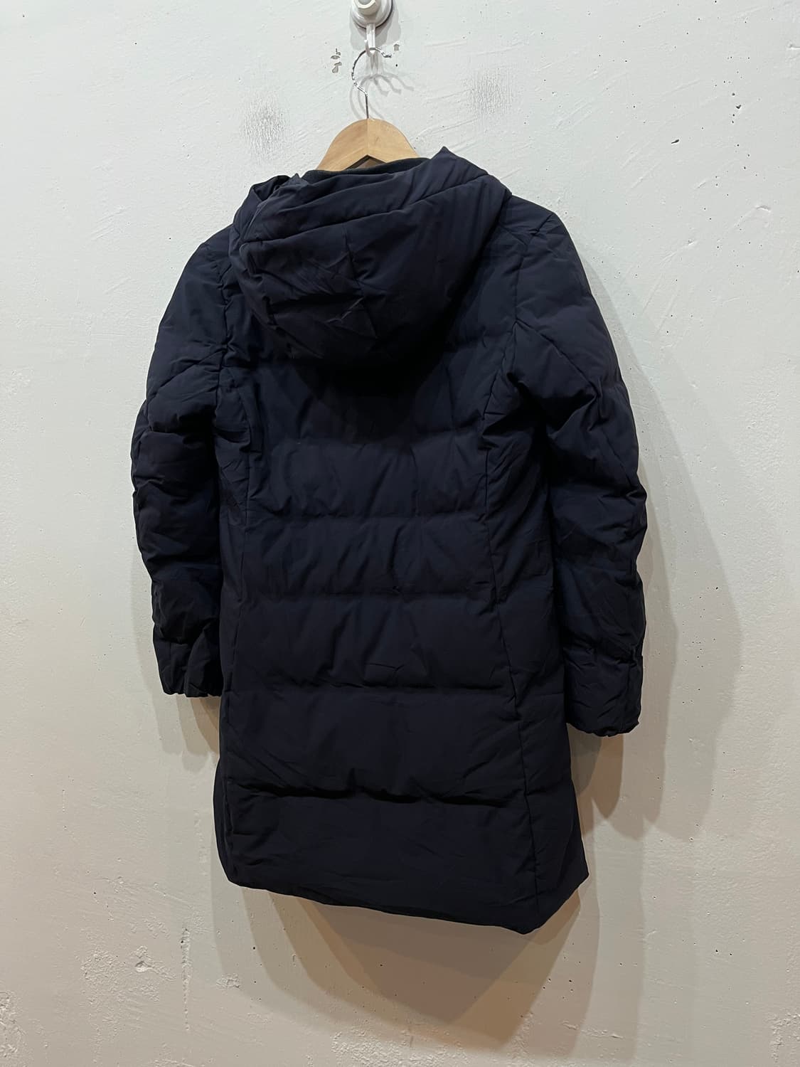 유니클로 롱 심리스 다운 패딩 네이비 우먼즈 S 상품이미지2
