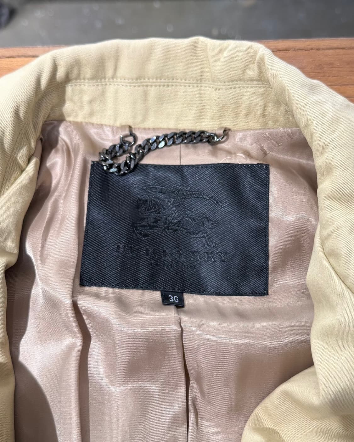 버버리 베이지 싱글 빅 버튼 코트 상품이미지7