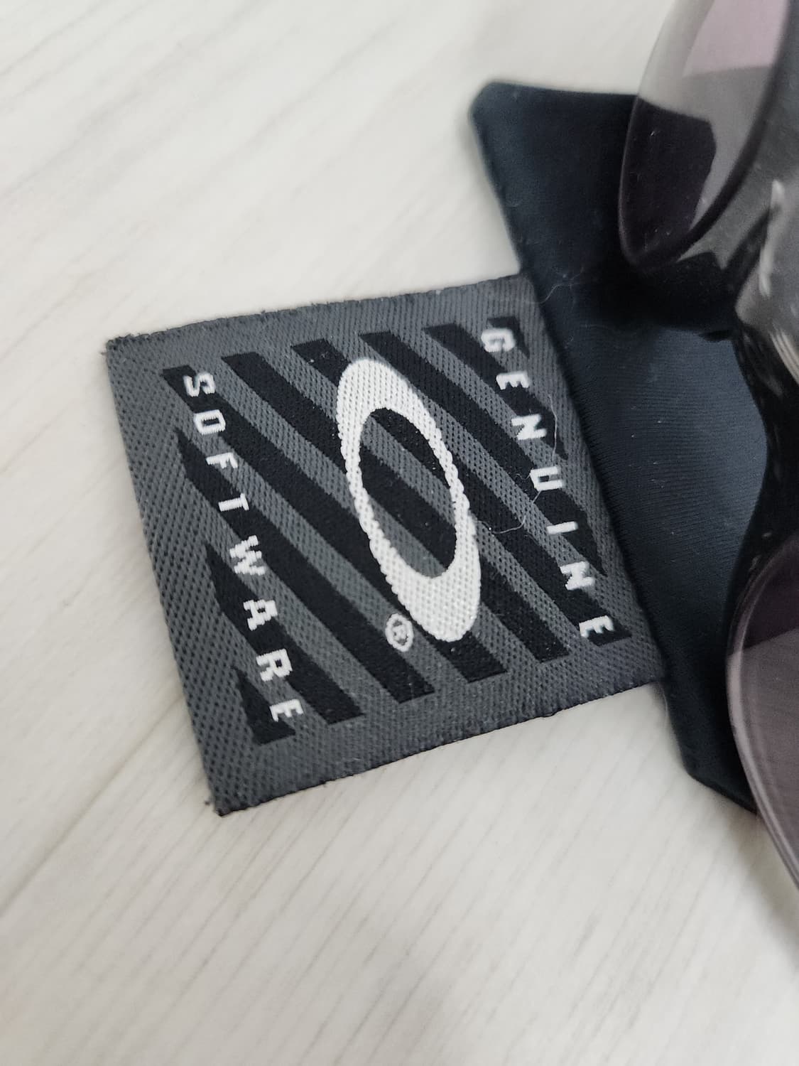 오클리 아이자켓 2.0 메탈릭 블랙 빈티지 상품이미지3