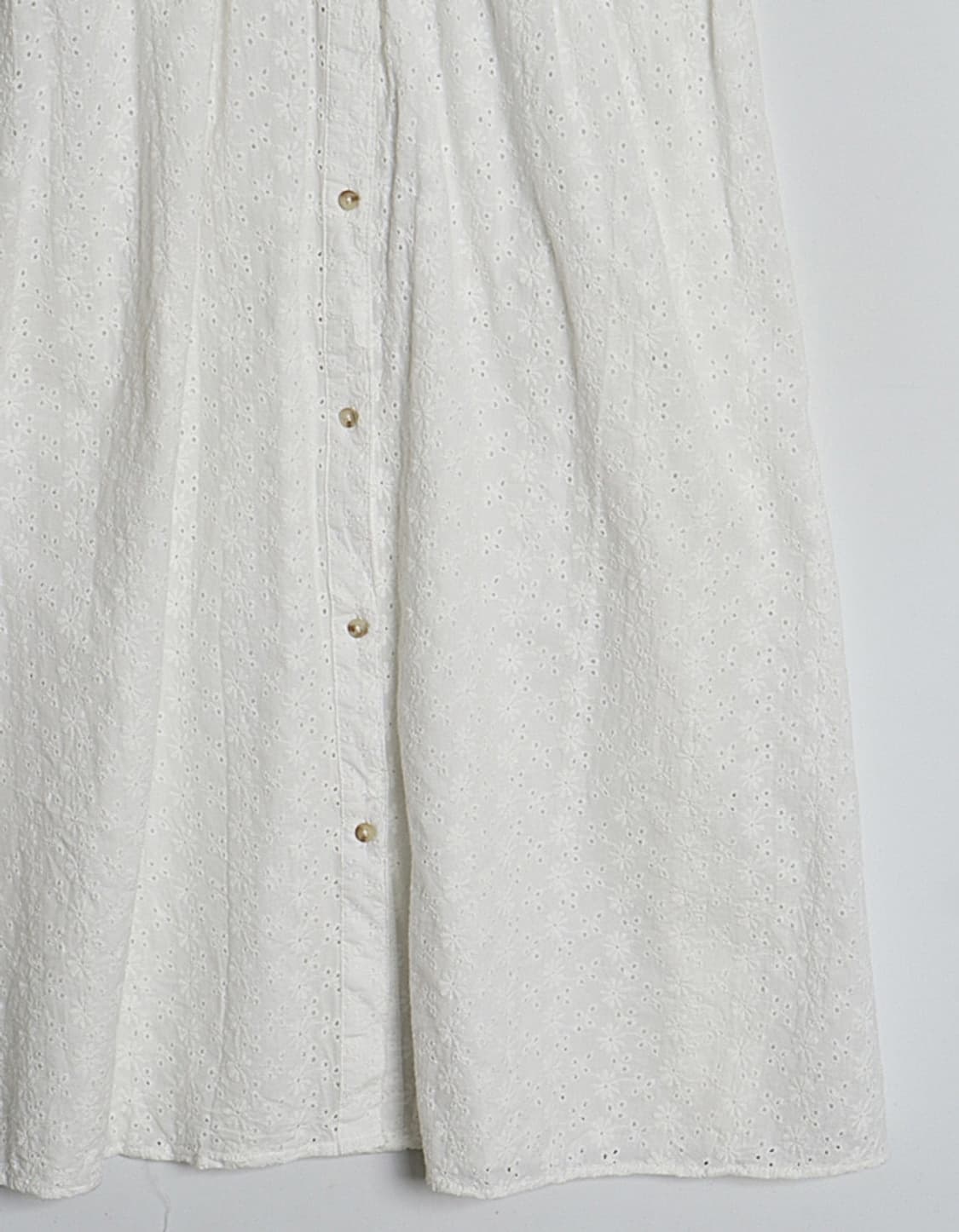 G U Eylet Lace One-Piece 상품이미지5