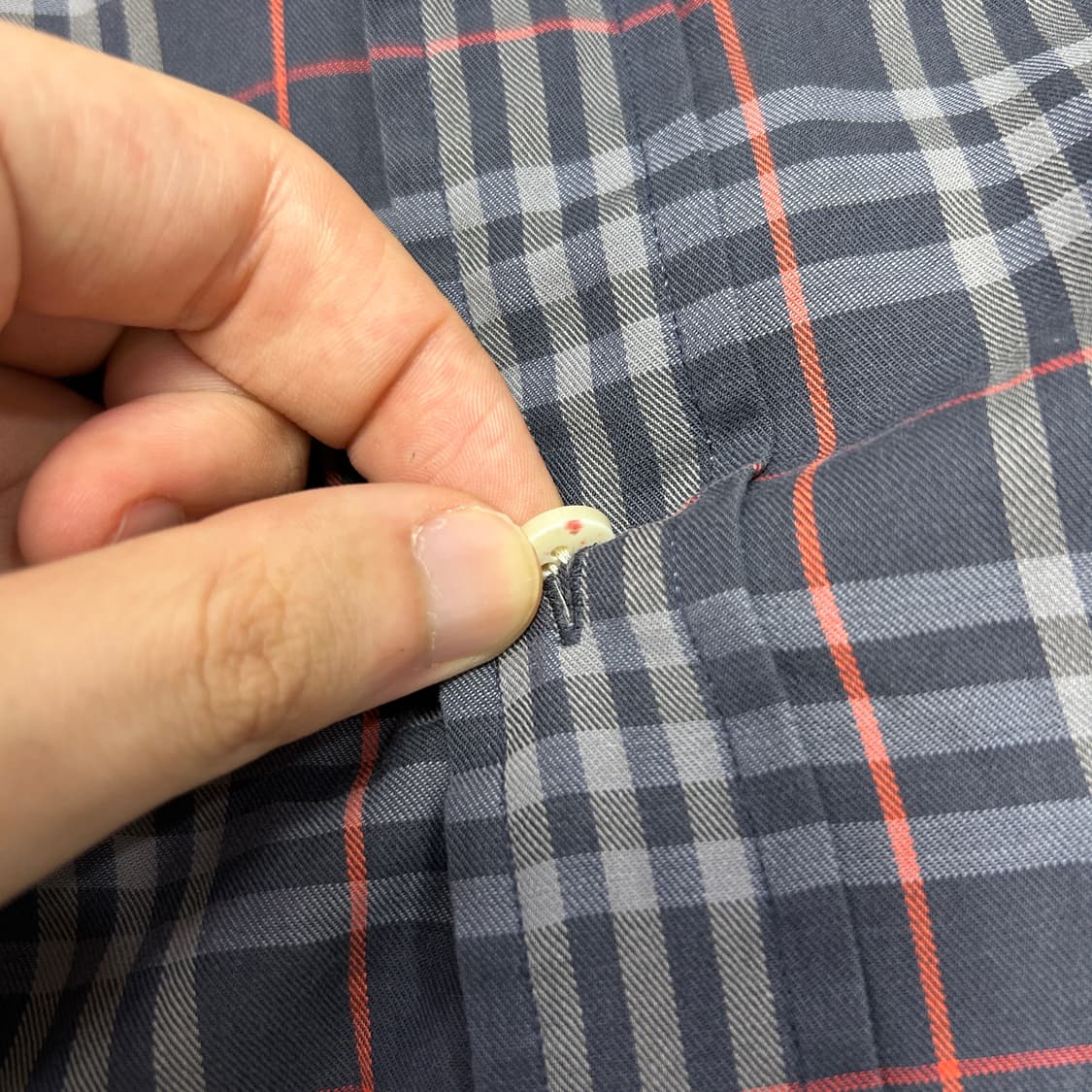 버버리 네이비 노바체크 셔츠(M) 상품이미지4