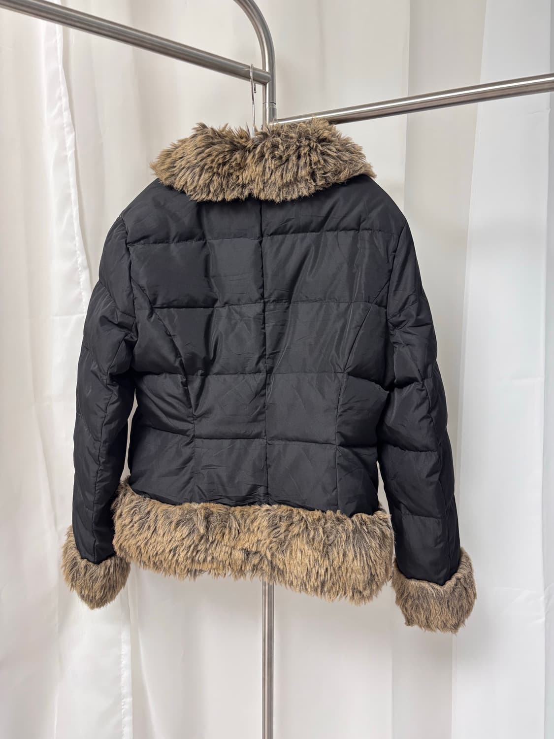 L'est Rose 버키 퍼 배색 토글 패딩 상품이미지6