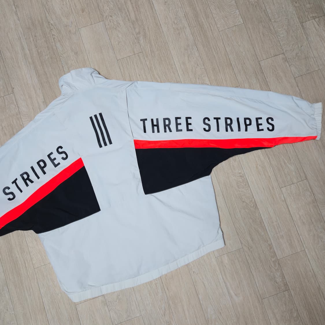 아디다스 THREE STRIPES 바람막이 L 상품이미지1