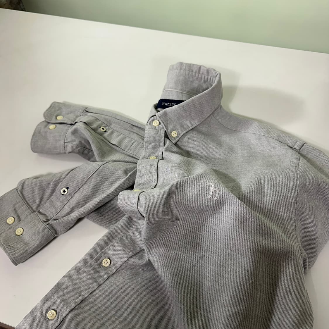 L 헤지스 라이트그레이 기본로고 솔리드셔츠 남방 상품이미지1