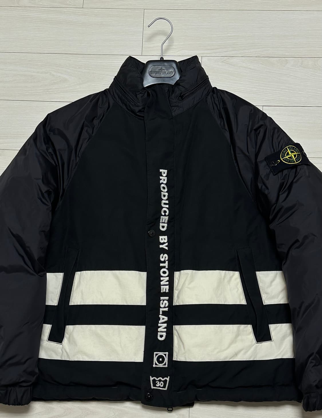 스톤아일랜드 x 슈프림 리버시블 패딩 23fw 블랙 상품이미지5