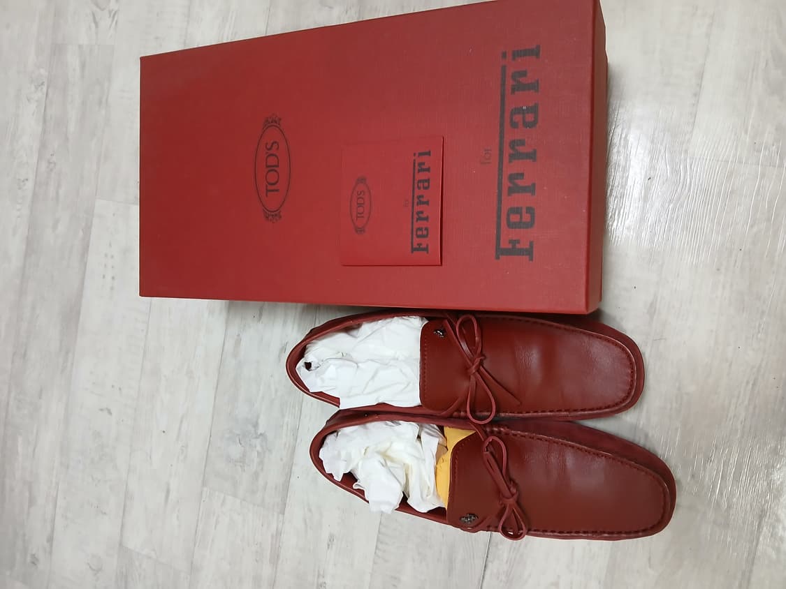 토즈 × 페라리 콜라보 상품이미지1